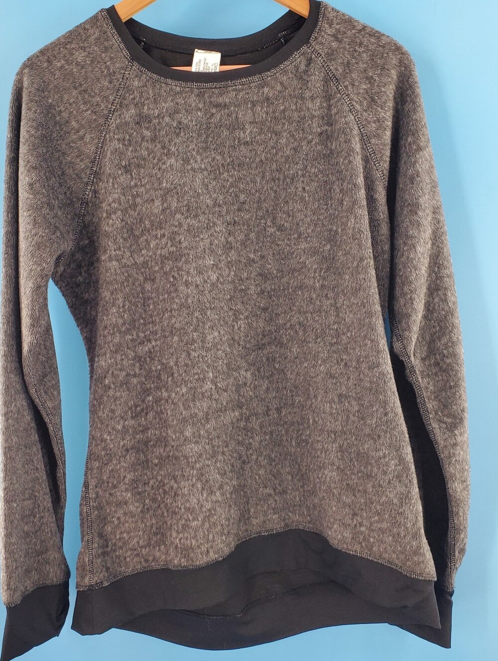 Cuddle Duds crewneck warm up shirt L